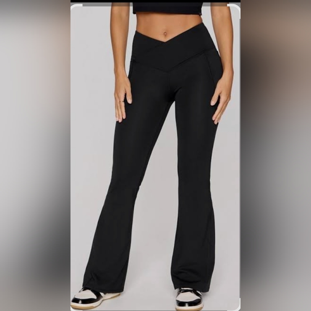 Women's Black Flared Pants Reebok Black Flared Leggings – Size Small